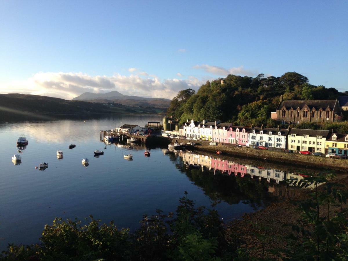 Oronsay Hotel Portree Exterior photo